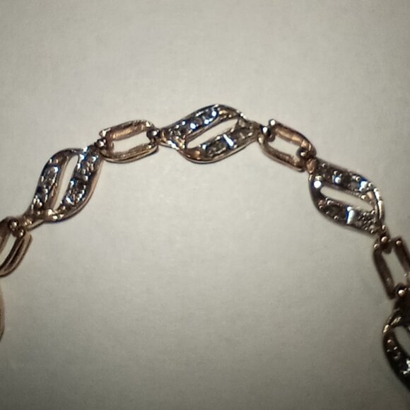 10Kt Yellow Gold Open Leaf Design 1-Carat Diamond Eternity Bracelet - Picture 2 of 3